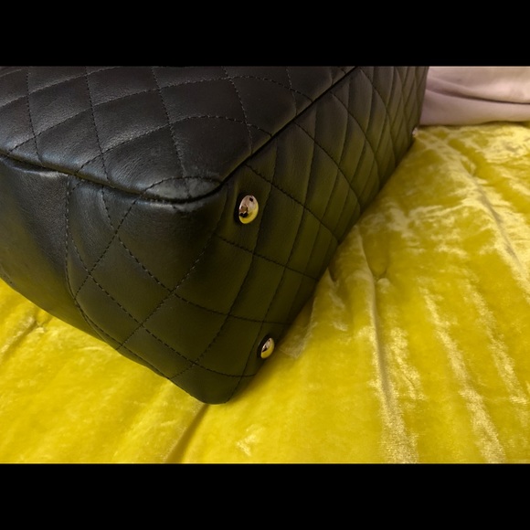 Chanel Handbag - Picture 6 of 8